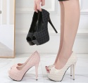 buty na koturnie AW7